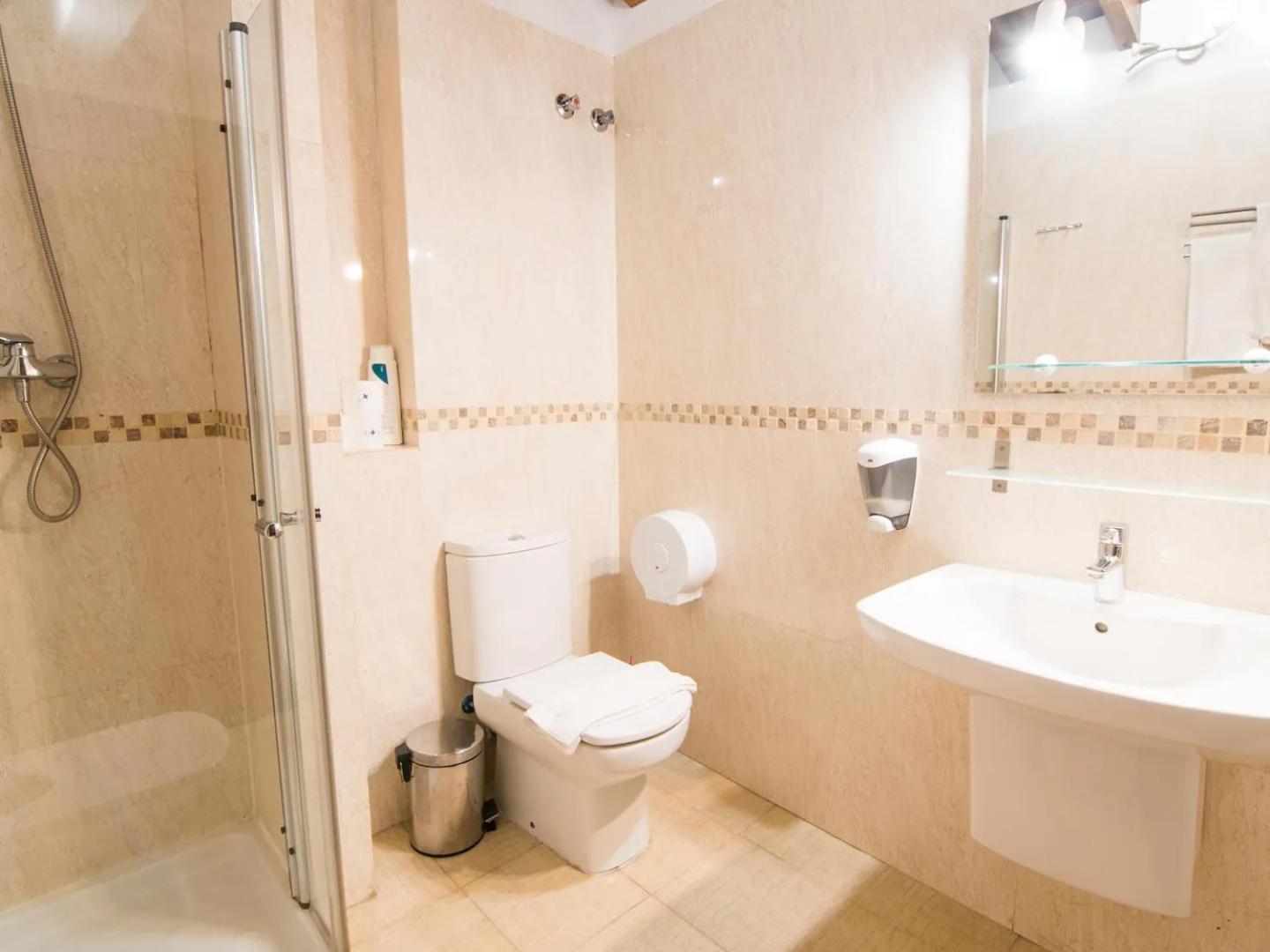 Tuguest Atico Gracia Apartment กรานาดา ภายนอก รูปภาพ