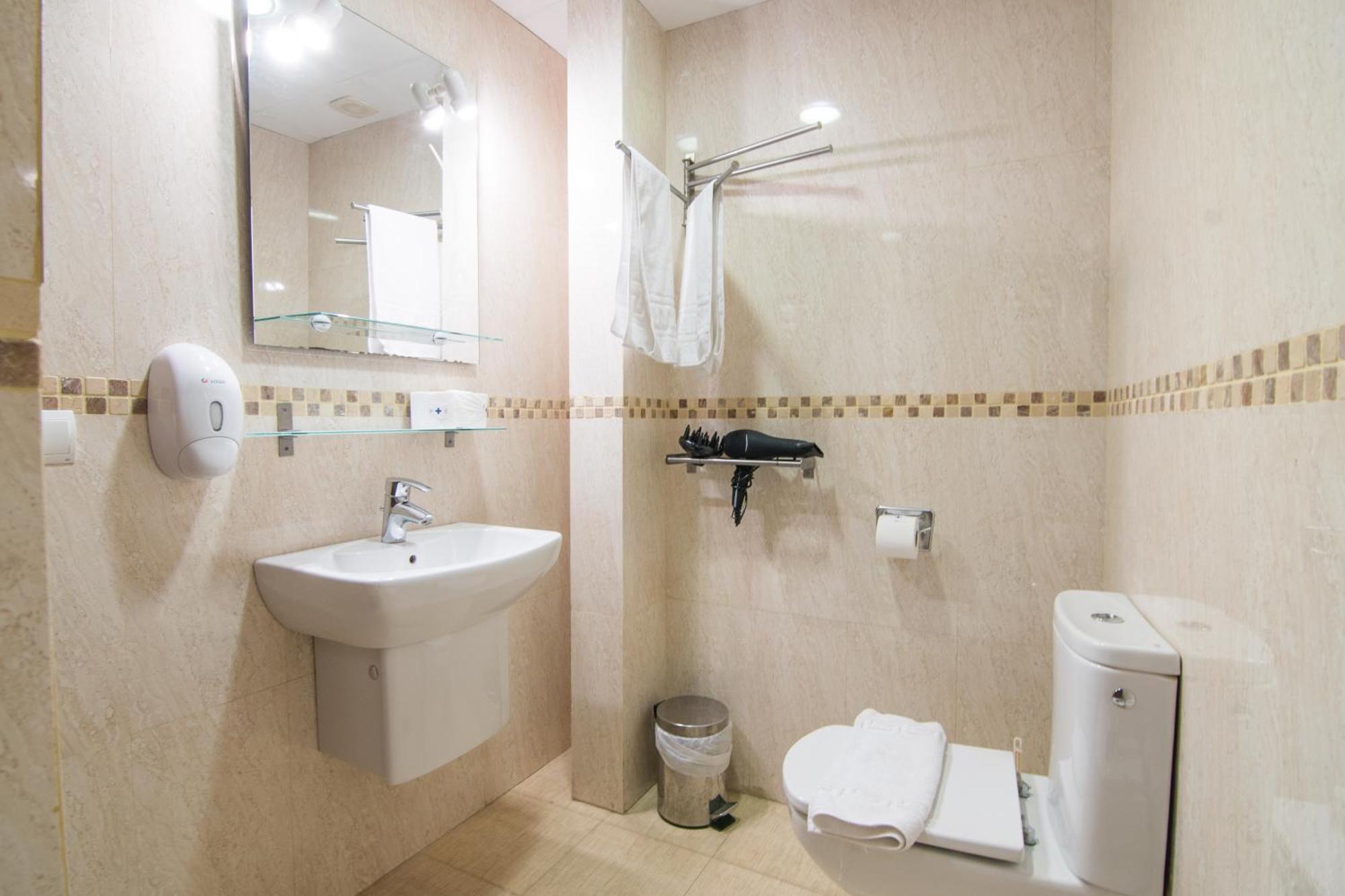 Tuguest Atico Gracia Apartment กรานาดา ภายนอก รูปภาพ